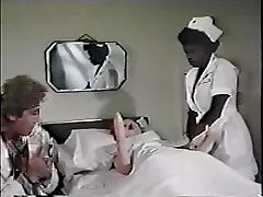 La sexo anal con un caballo niña recuerda los maravillosos días que pasaron juntos antes de que la abuela se fuera.