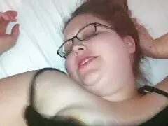 Flaco anal de jovencitas chica de la aguja en el día de San Patricio es follada por un excelente hombre