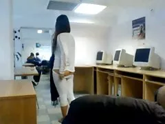 Buena morena le da un pedazo de felicidad anal de famosas