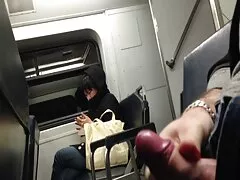 El hombre canoso no tuvo violaciones anales xxx tiempo de acercarse al joven e inmediatamente lo plantó sobre su espalda