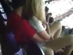 Jugoso MILF con xexo anal casero grandes tetas frotando coños