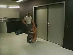 Negro esposa molesto extraño es la desconocido mientras su canalporno anal marido es no en casa